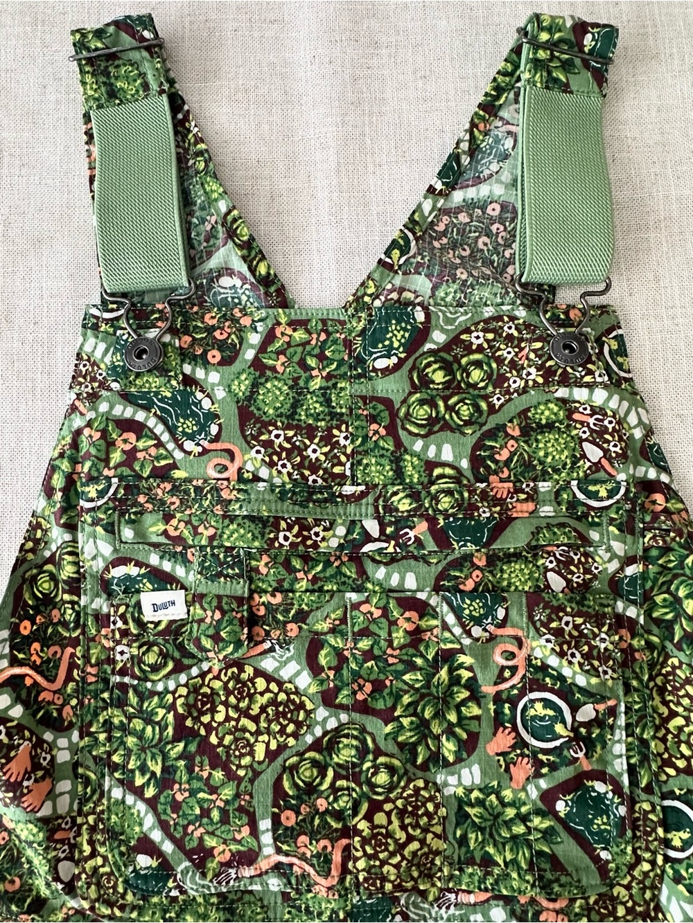 Duluth Trading Co Garden Print Utility Short Overalls Med Heirloom Gardening - Picture 4 of 8